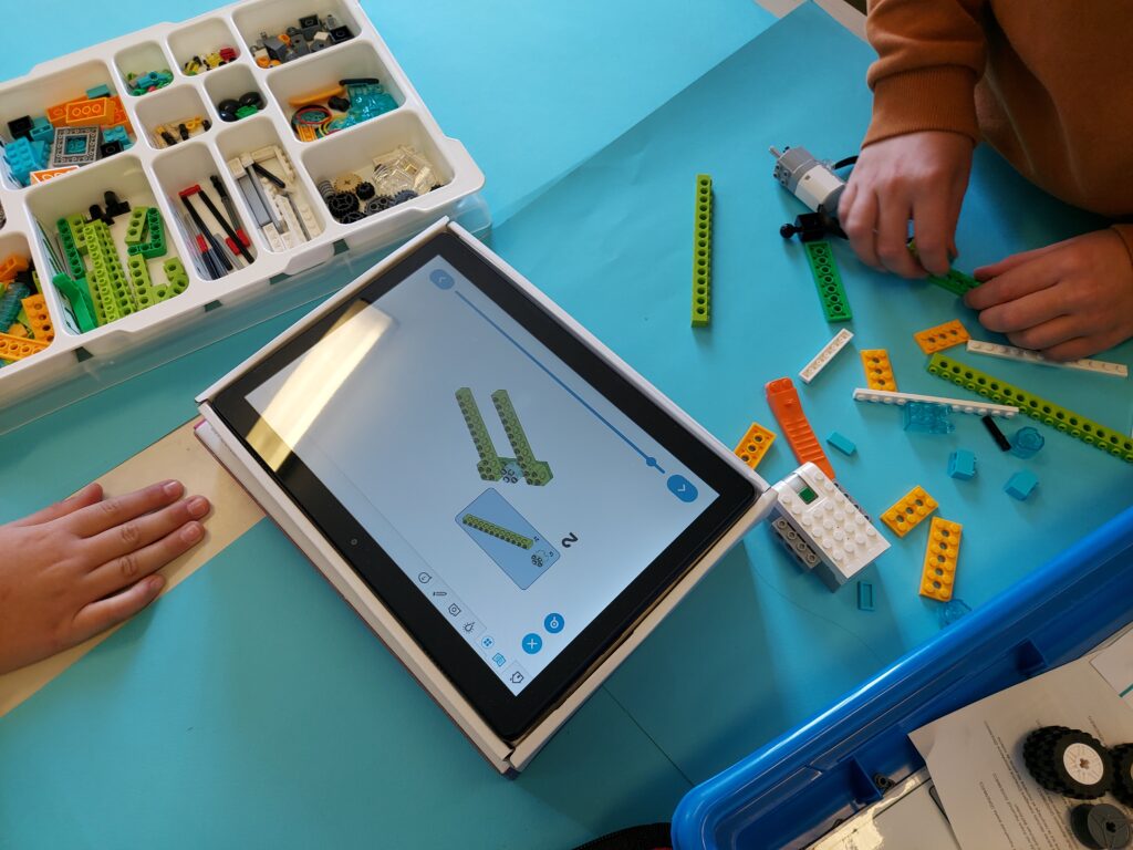 Agios Antonios Primary School
Greece